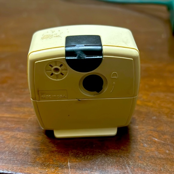 Vintage Bulova traveling alarm clock - Picture 2 of 3